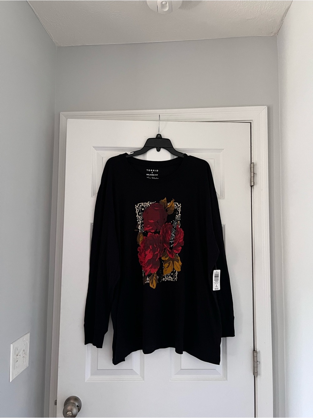 Torrid Flourish Relax Fit Crew Neck Drop Long Sleeve Tee Black SZ 3 (3X-22-24)
